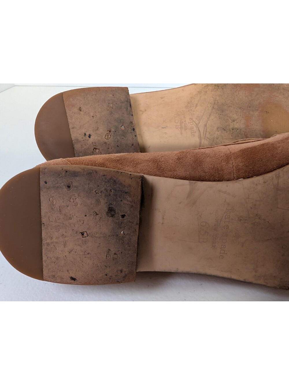 Kate Spade New York Berkeley Tassel Loafers Brown Suede & Gold-Tone Studs Sz6.5B - Picture 10 of 13
